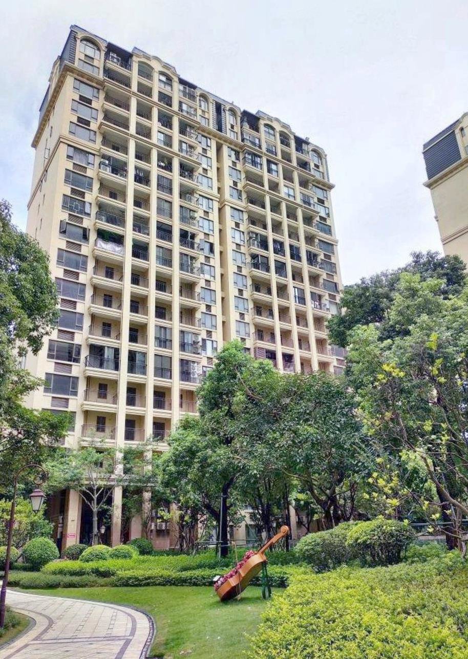 龙光御海禧园3室2厅2卫121.21㎡南北163万