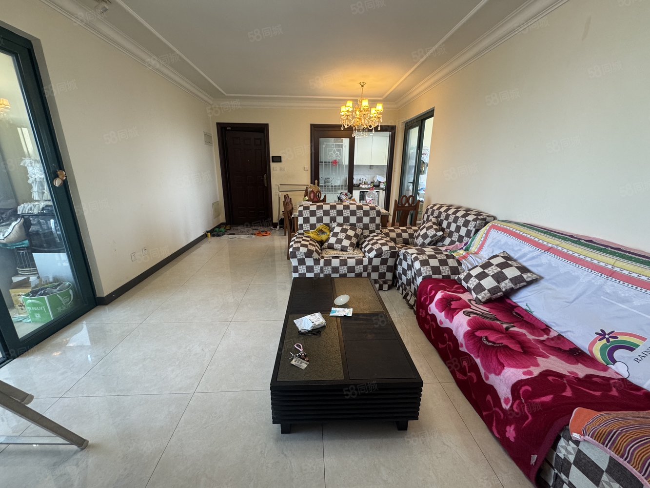 恒大翡翠华庭3室2厅2卫135㎡南北62.8万