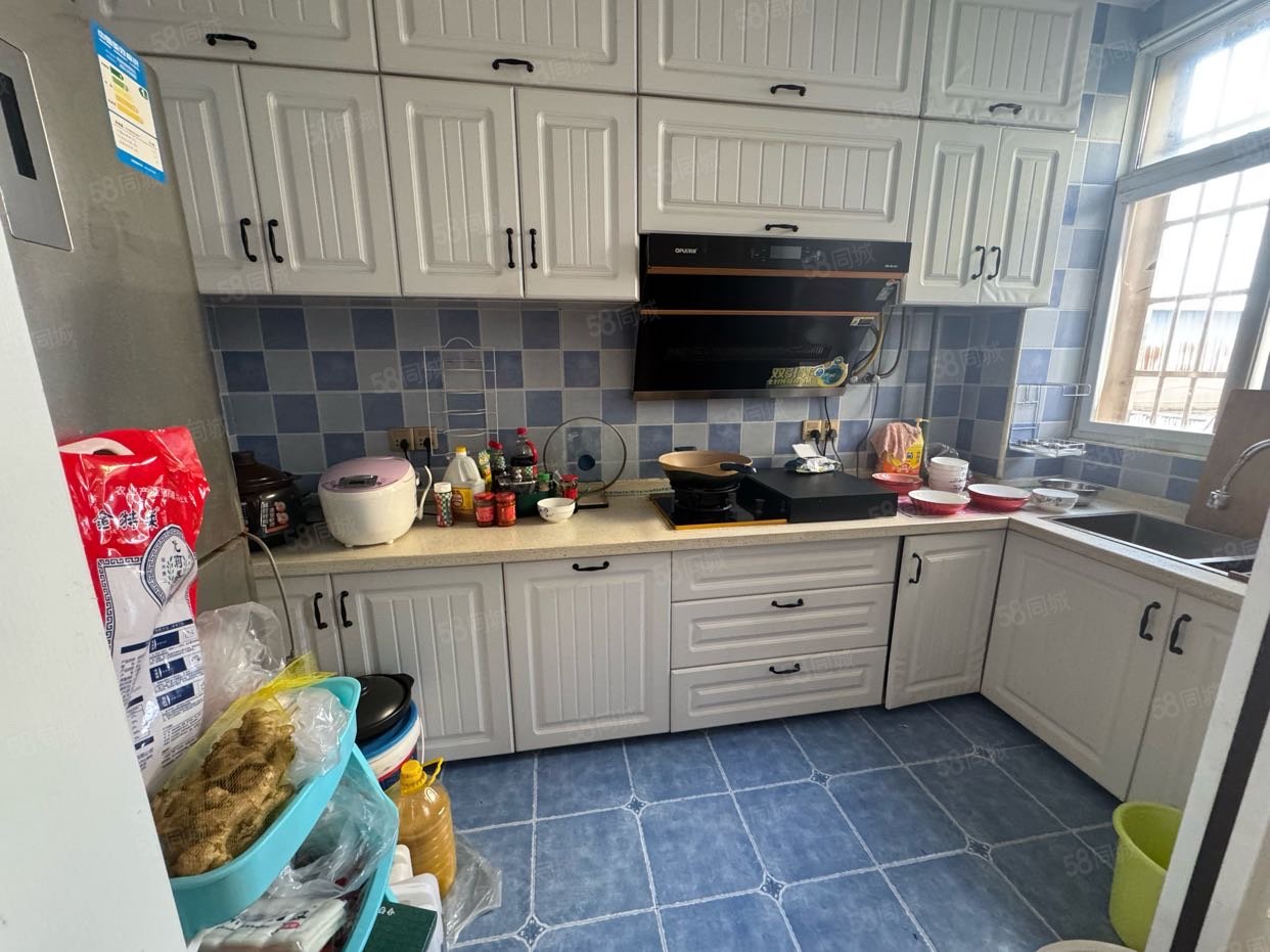 瑞湖家园3室1厅2卫127.47㎡南65万