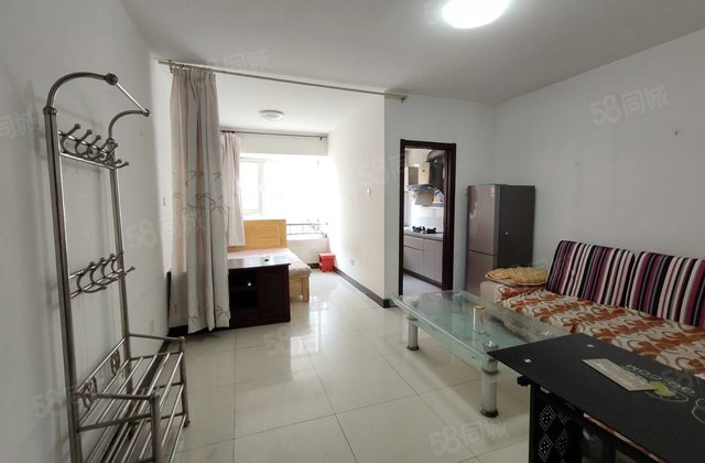 新东方龙湾 阳面小户型 靠近东门 免大税可隔两室，随时看房