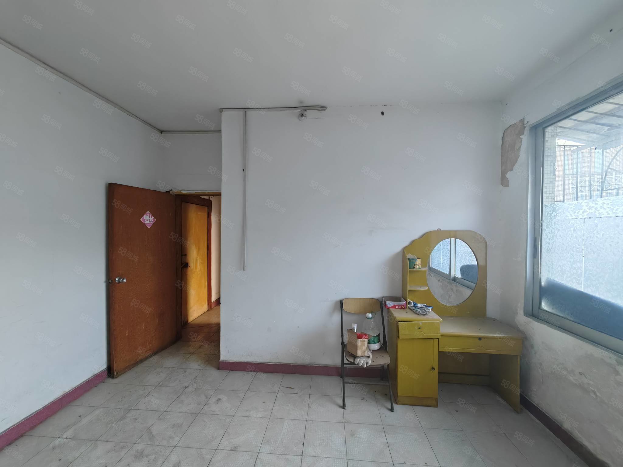 向阳小区2室1厅1卫31㎡南7.8万