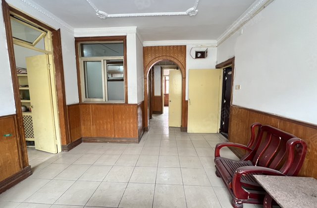 急售！兴华路 ！东昌中学 好楼层 三室 送储 好停车！可按揭