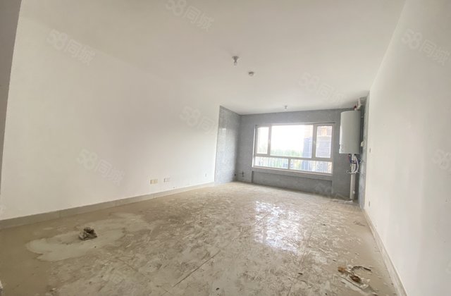 香江 近医院 南北通透 商品住宅 精装修 次新小区 有电梯