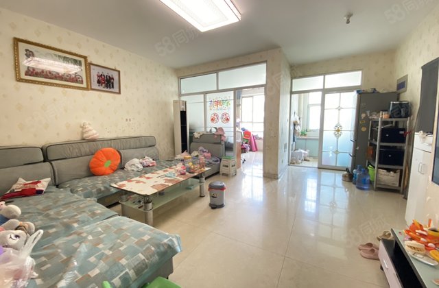 莲湖花园洋房 中间楼层 小区停车方便 万达南临水城 三中城市