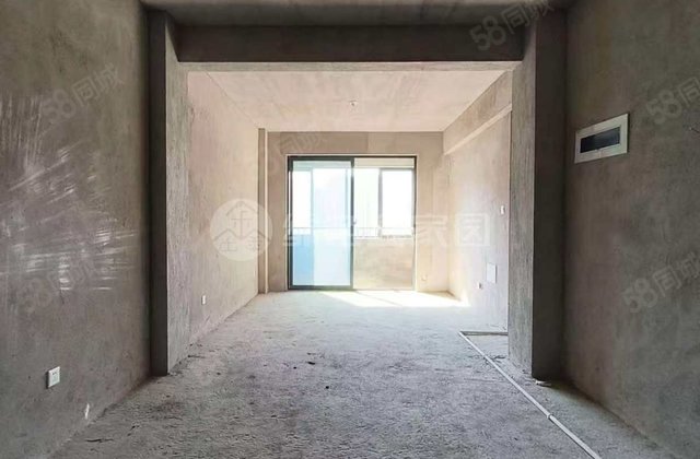 龙地万和城3室2厅83.22㎡67.8万二手房图片