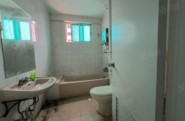 银海公寓3室2厅128㎡50万二手房图片