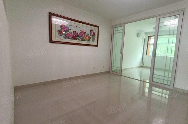 低价出售    颐馨园二期 小三居 出行方便  正规商品房