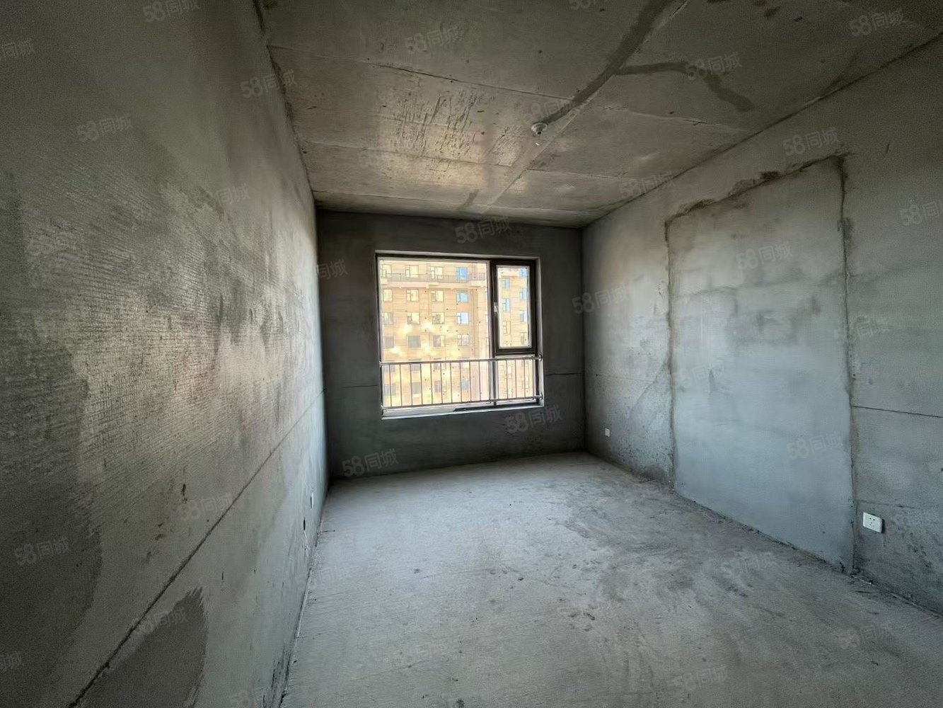 熙樾新城3室2厅2卫143㎡南北93万