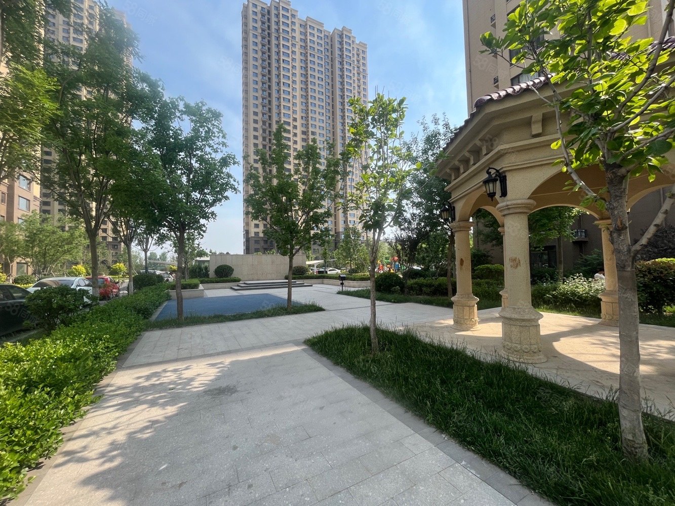 省过户费御墅蓝庭精装未住大三室130平送产权车位储