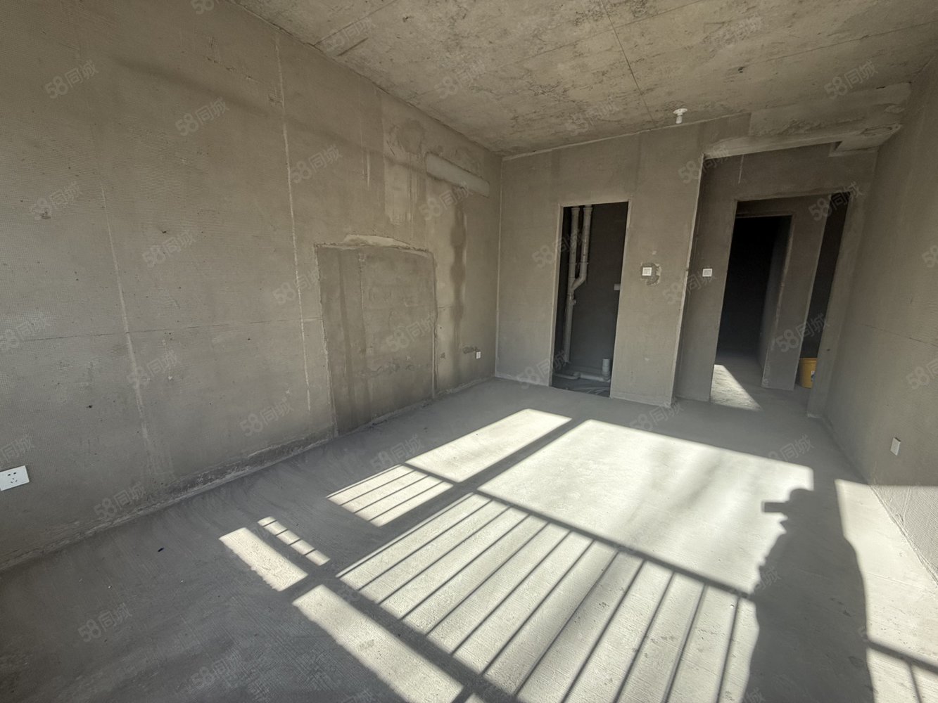 华韵锦园3室2厅2卫140㎡南北97.9万