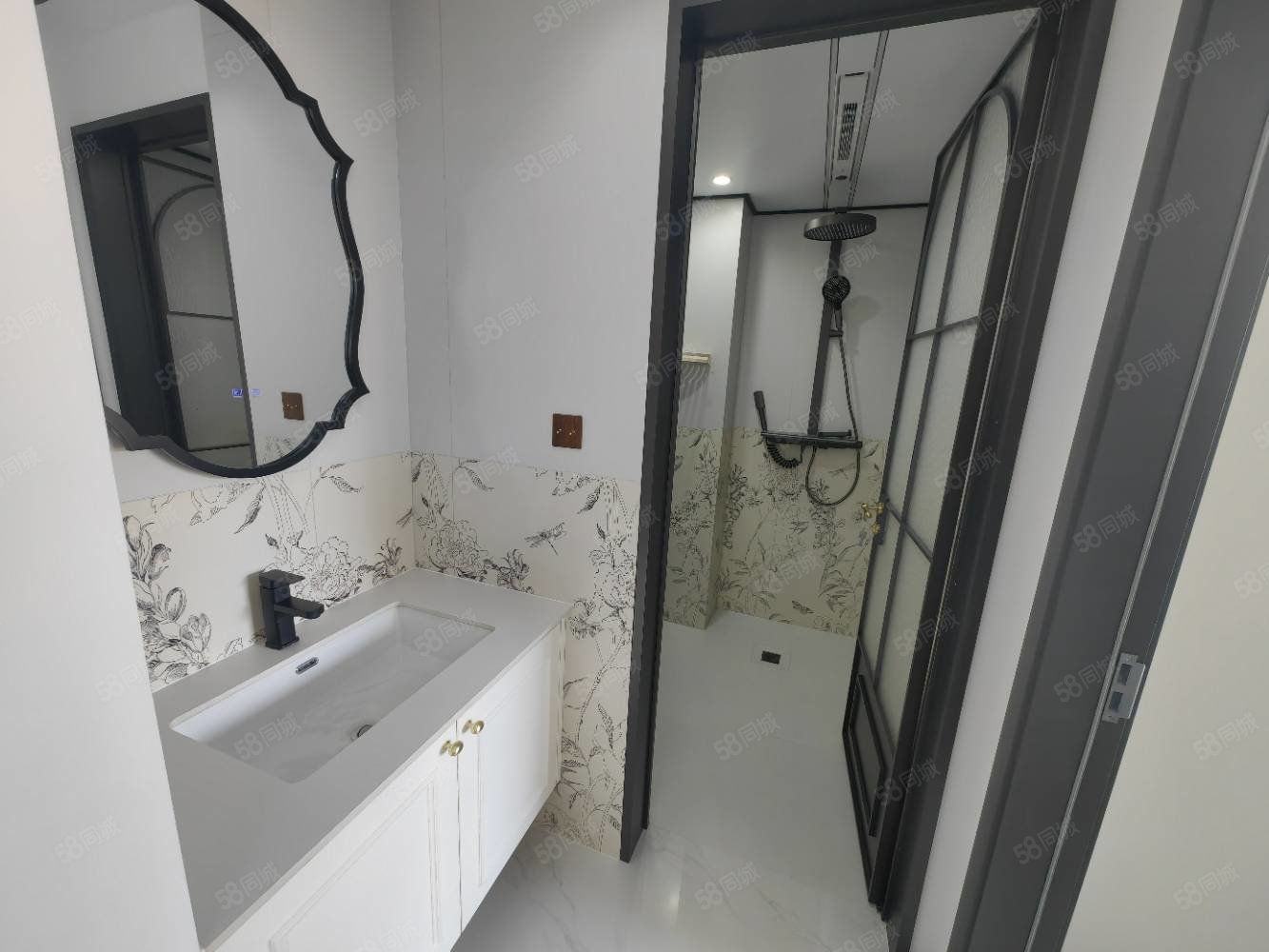 胜利嘉园3室2厅2卫124㎡南北85.8万