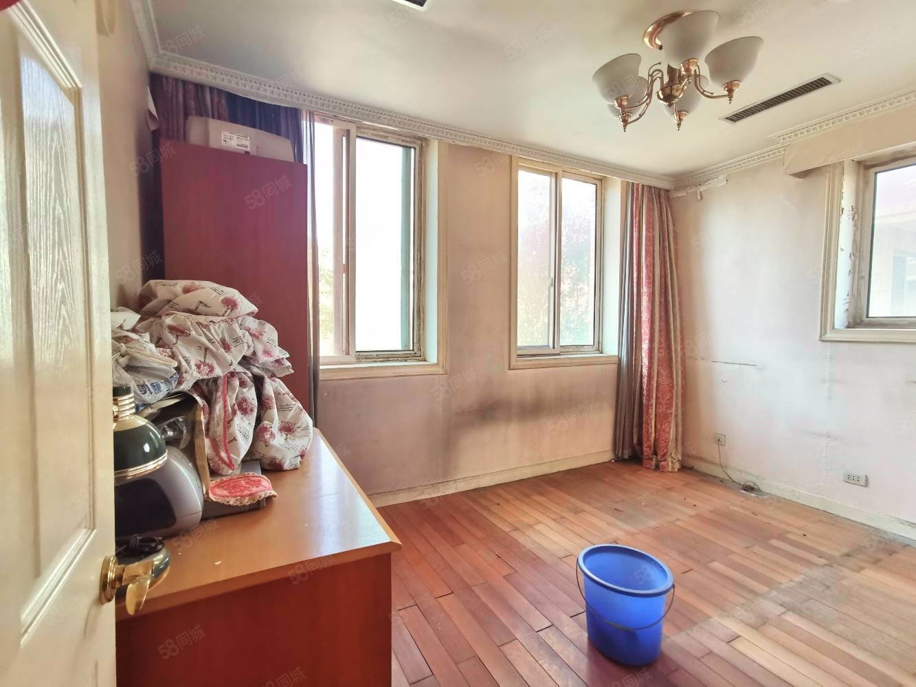 楓露皇苑8室3廳4衛(wèi)432.7㎡南北1600萬