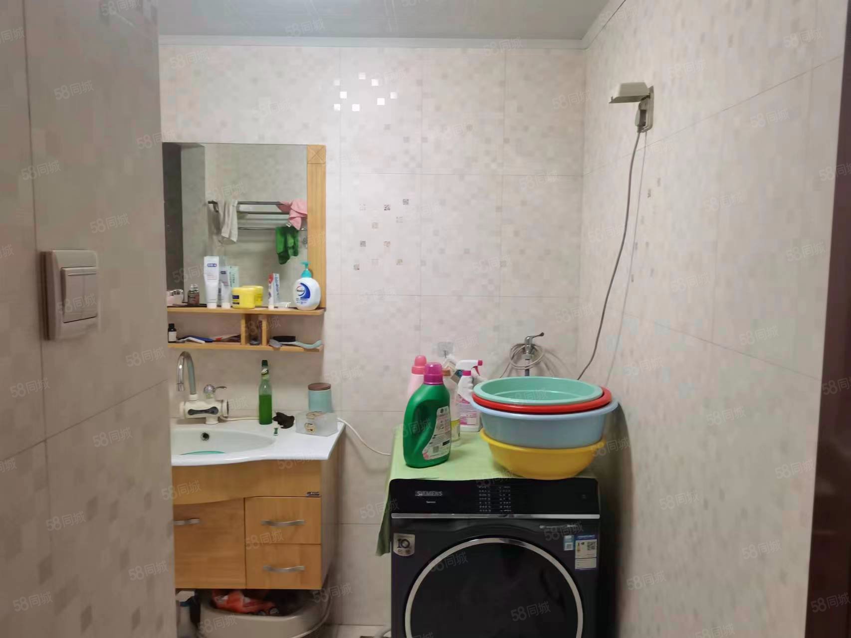 奧林公寓3室2廳2衛(wèi)152.82㎡南北215萬