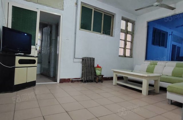 出小区就是东昌湖 急售 直 4万 35.9万  卫生间带窗户