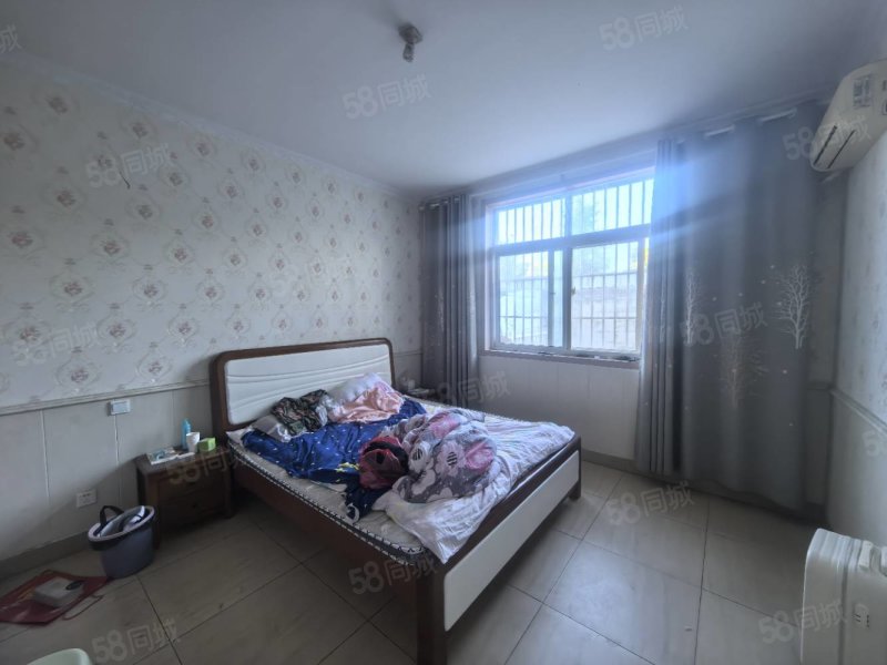 天赐良苑3室2厅1卫117㎡南北69万