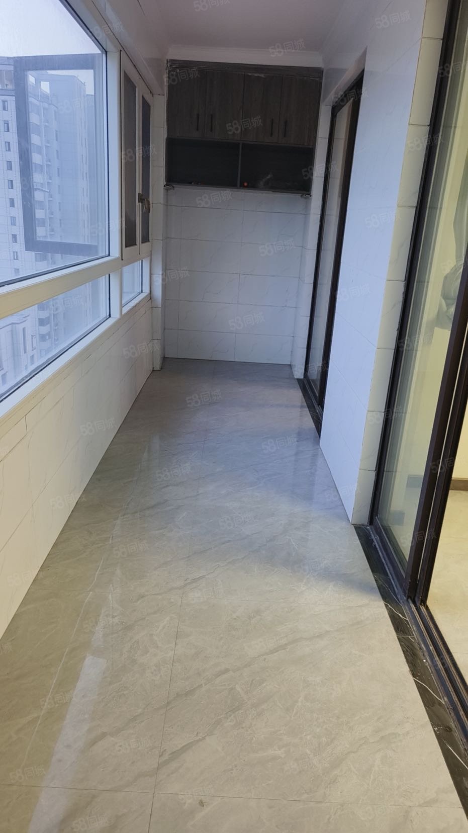 悦湖城3室2厅2卫110.07㎡南66万