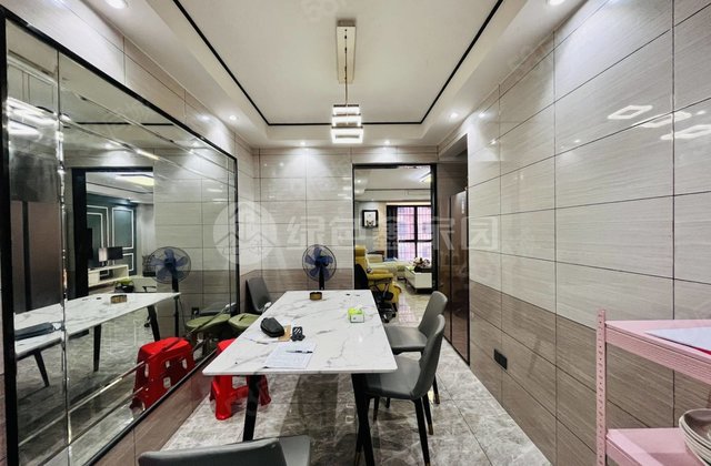 龙地华府3室2厅115.34㎡92万二手房图片