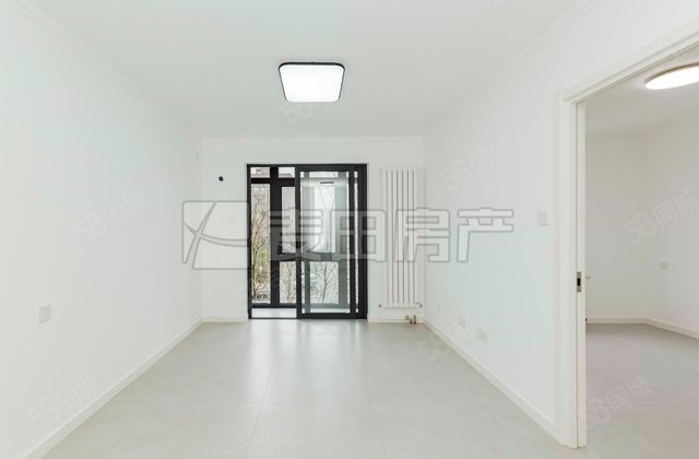 名苑雅居1室1廳1衛(wèi)55.97㎡北385萬