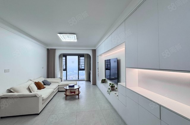 御湖世家3室2厅120㎡54.8万二手房图片