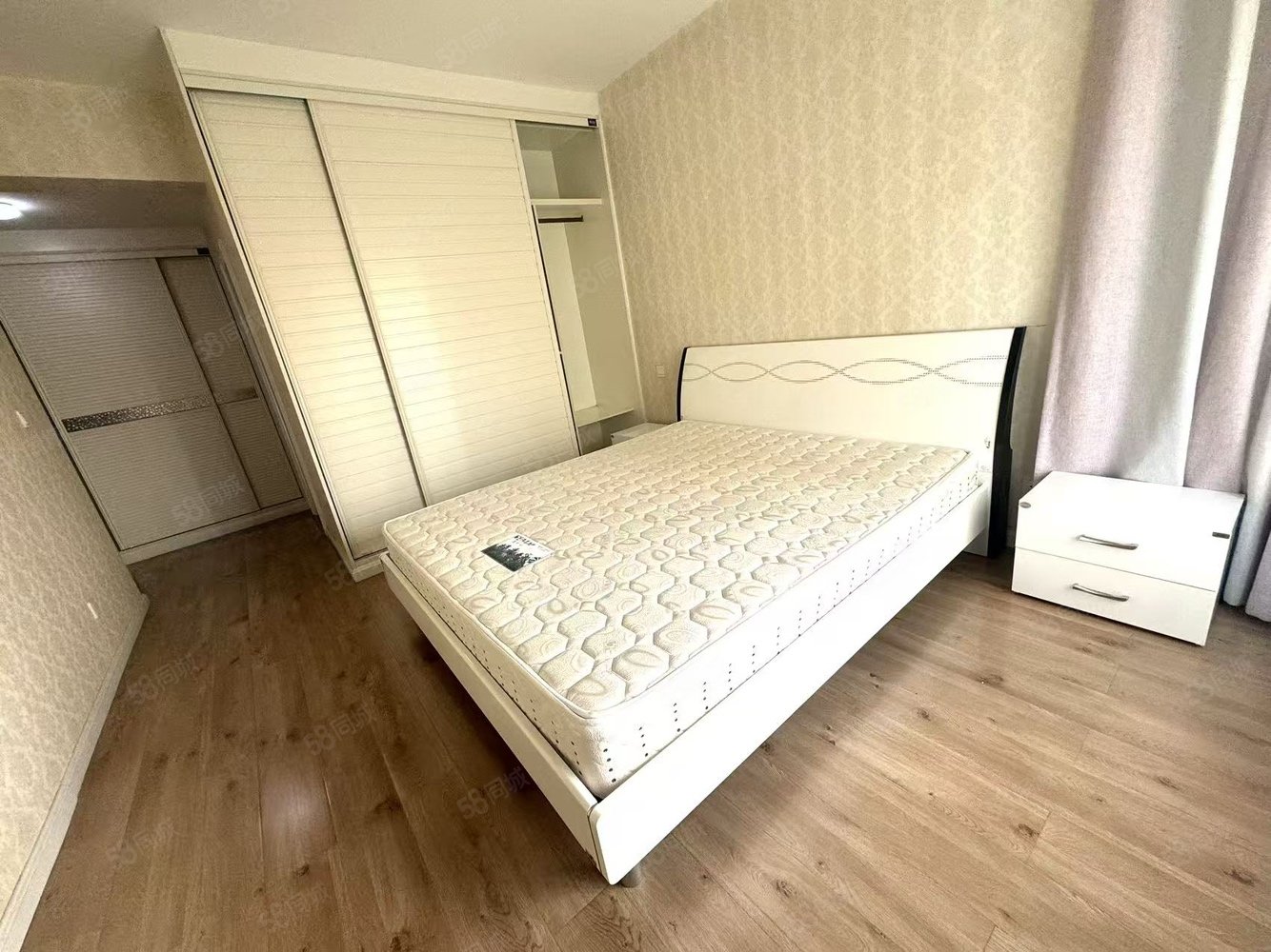 龙泉花园东苑4室2厅2卫158㎡南北103.8万