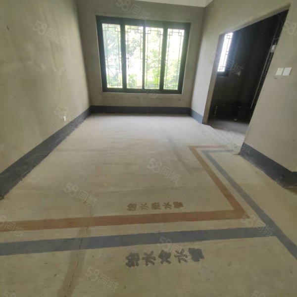 郯国古城七号院(别墅)4室2厅2卫160㎡南北240万