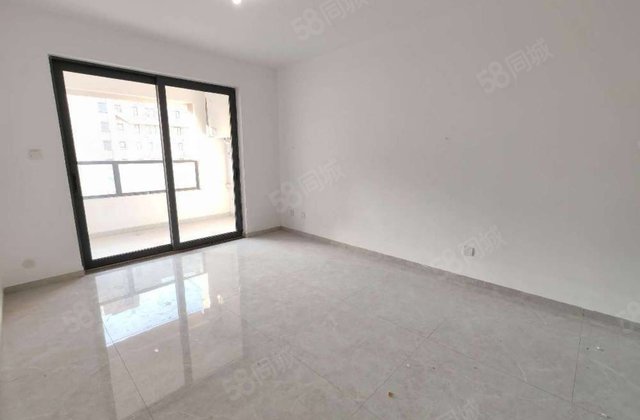 出售 新房未住 送车位 储藏室 动静分离户型 南边通透