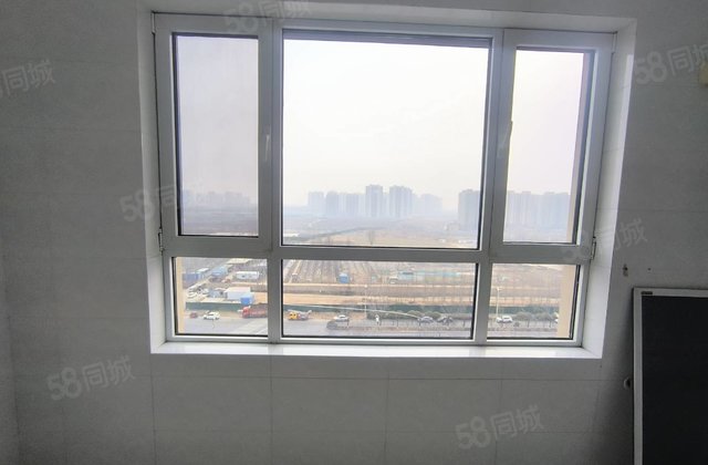 民生凤凰城5号院 中间楼层采光好 小三房 电梯房 产权清晰