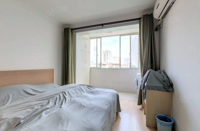 番禺路222弄小区2室1厅64.74㎡360万二手房图片