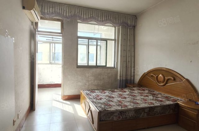 东昌中学地暖房，正三室！全天采光，小区停车方便通透！