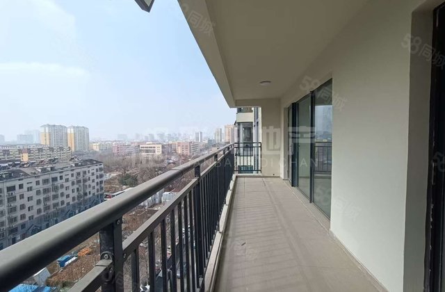 建设路上 汽车站东 云麓九里 小高层四居室 双阳台时代美境