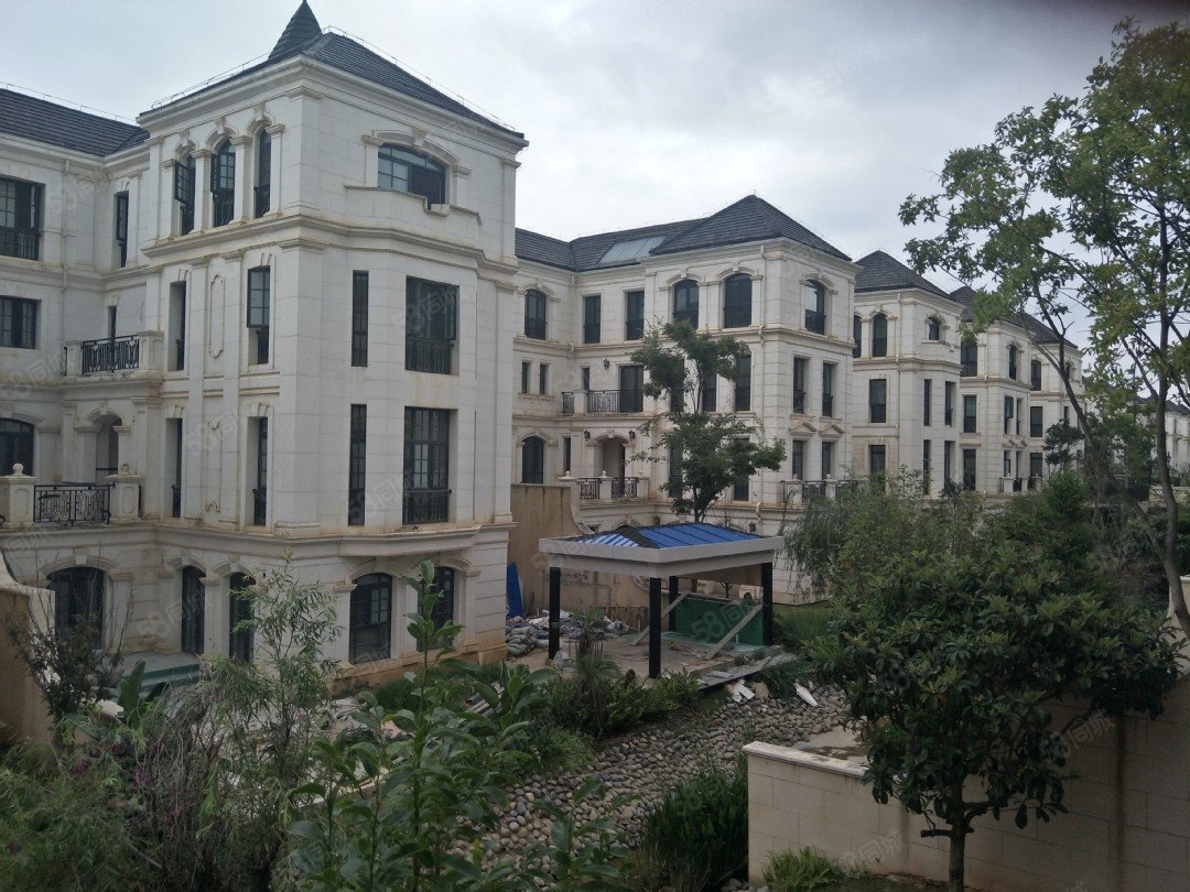 滇池one一期大花园 现房别墅端头 高性价比,俊发滇池one(别墅)-昆明58