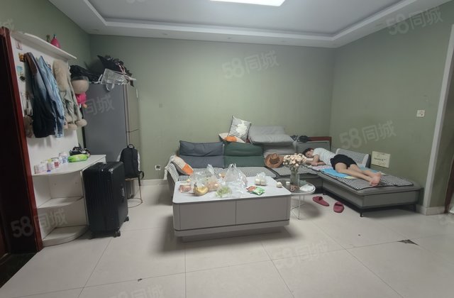 水城中学 香江 东昌医院 中间楼层 精装修 全天采光