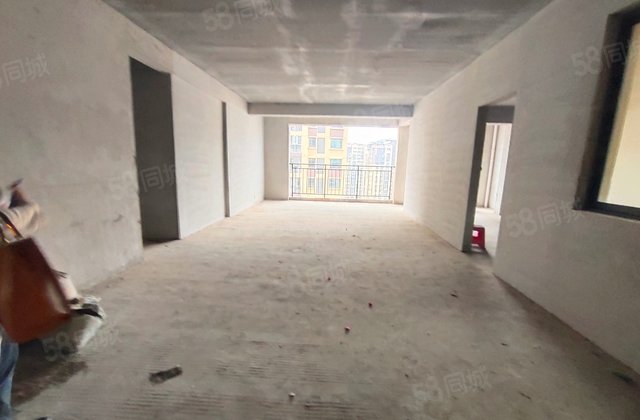 海景摩尔城4室2厅145㎡67.8万二手房图片