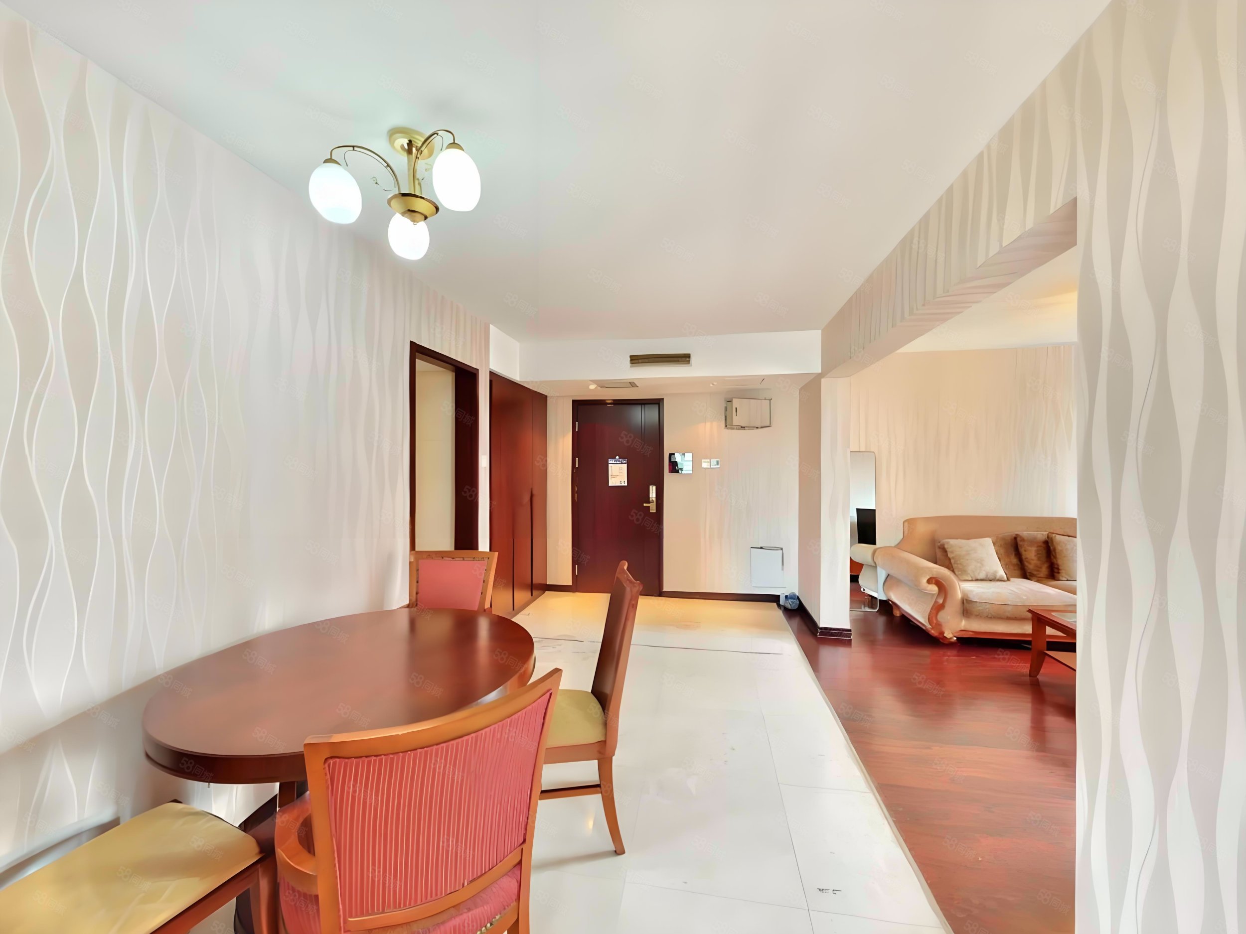 遠(yuǎn)洋新干線2室2廳1衛(wèi)99.79㎡南北639萬(wàn)