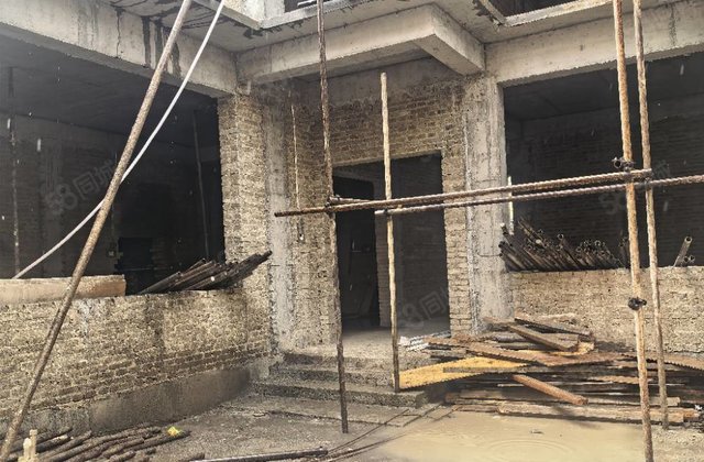 旺池卡新村5室2厅280㎡142万二手房图片