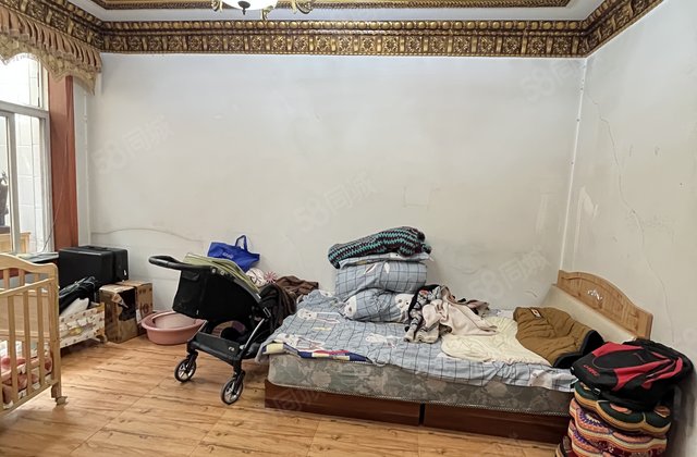 雅砻林卡4室2厅230㎡175万二手房图片