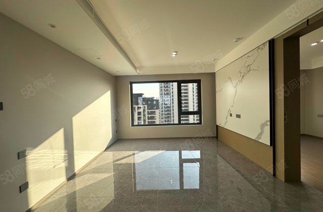 长安悦玺4室2厅124㎡800万二手房图片