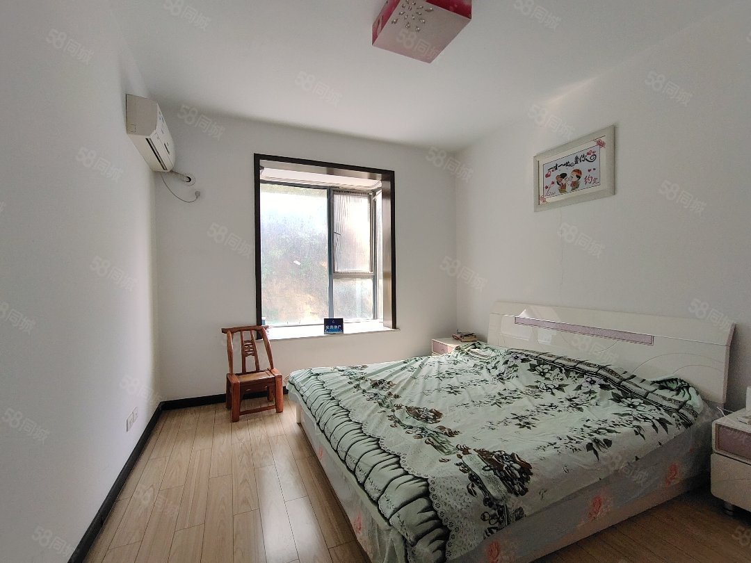 维多利亚3室2厅1卫112㎡南北73.8万