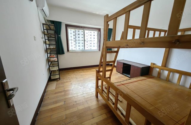 低于市场价20万星光小区6楼三室两厅两卫132平售49.9万