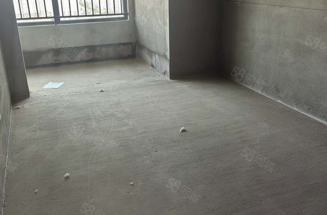 东城御府4室1厅132㎡79万二手房图片