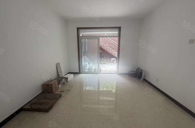 急售！华建一楼带院带下沉 三室两厅 一天未住 随时看房