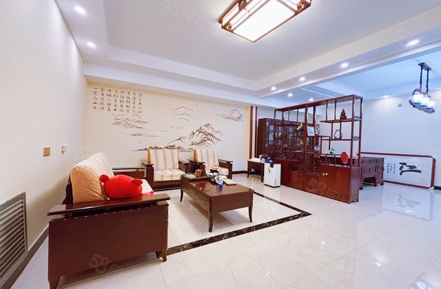 东昌御府送300万装修 位置好 大院子 看房方便房东诚心出售