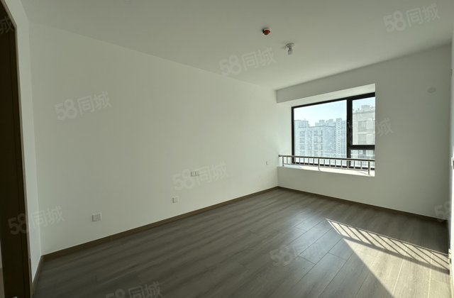 急售 城市芳华澜园 新房未住 东边户 带车位和储