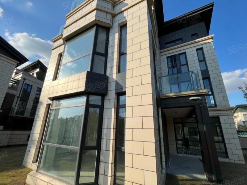 佘山玺樾5室3厅4卫176㎡南1000万