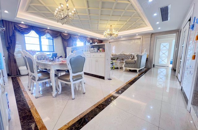 金域中央5室2厅166.22㎡358万二手房图片