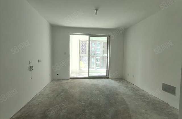 振兴路 建设路 滨河实验 水岸花语3室 交通便利中层采光好