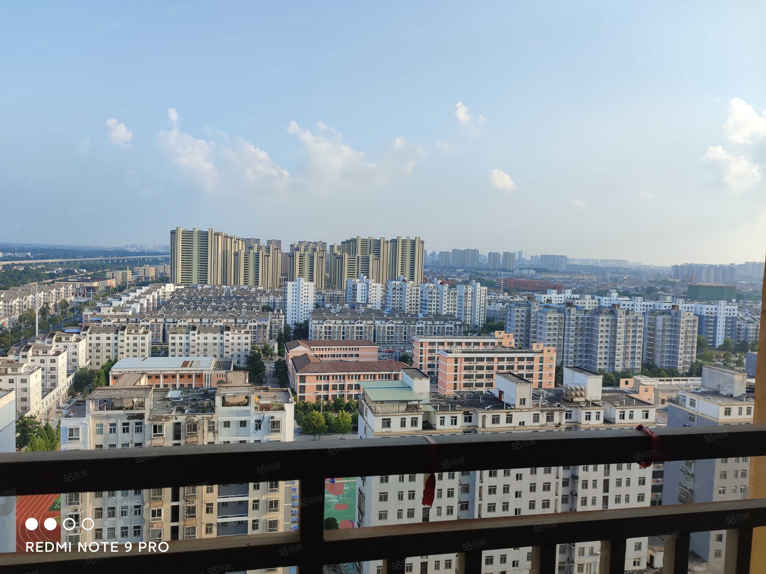 杉杉国际城3室2厅1卫101㎡南43万