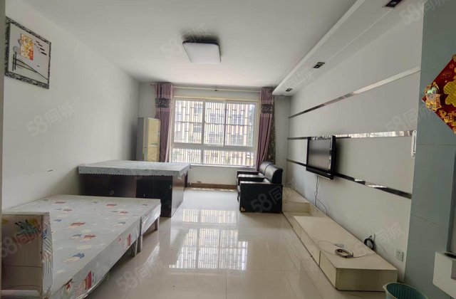 东昌湖边，名人苑二期孝心一楼，带40平地上车库，