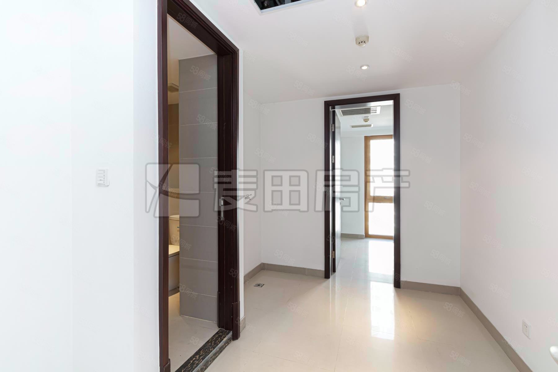 復(fù)地首府3室2廳4衛(wèi)404㎡南北2880萬(wàn)