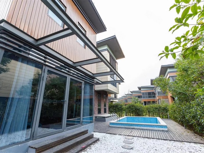 新出房源 房东降价30万 灵峰山庄独栋别墅 花园300平